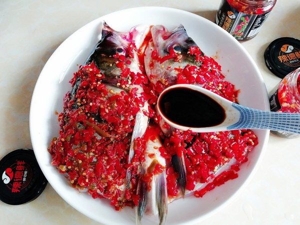 鴻運當(dāng)頭 剁椒魚頭的做法-香辣味蒸菜譜