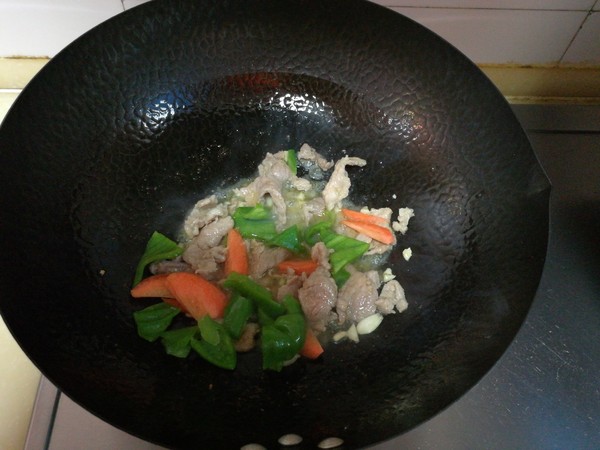 冬筍炒肉的做法-家常味炒菜譜-易網健康養生網 冬筍炒肉的做法-家常味炒菜譜