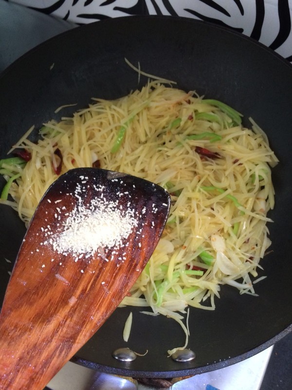 花椒土豆絲的做法-家常味炒菜譜-易網健康養生網 花椒土豆絲的做法-家常味炒菜譜