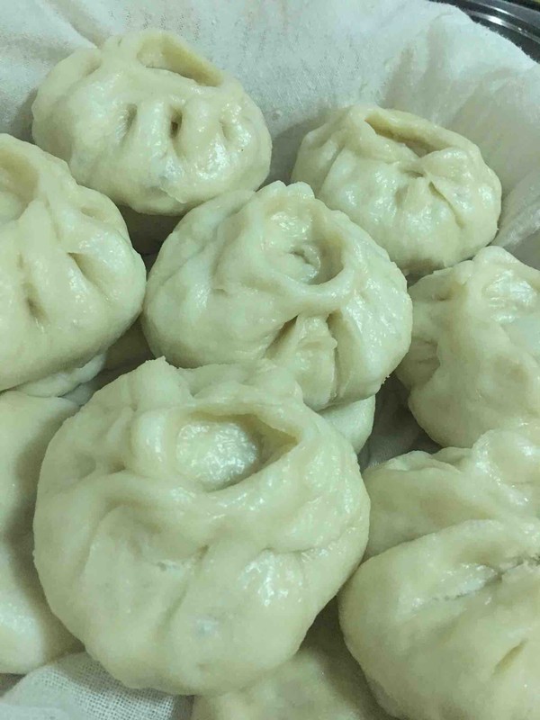 蒸芹菜肉大包子的做法-家常味蒸菜譜-易網健康養生網 蒸芹菜肉大包子的做法-家常味蒸菜譜