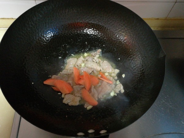 冬筍炒肉的做法-家常味炒菜譜-易網健康養生網 冬筍炒肉的做法-家常味炒菜譜