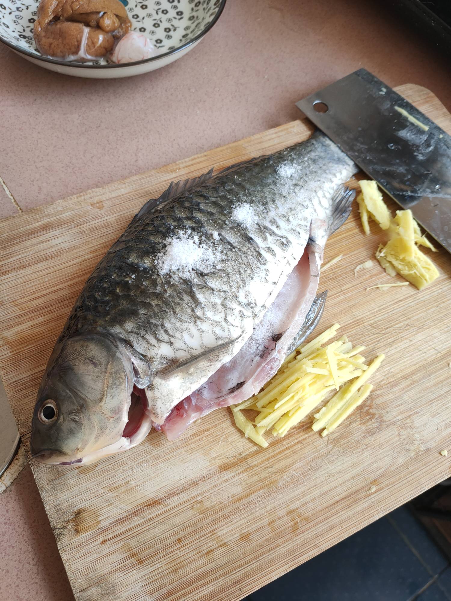 紅燒鯽魚的做法-家常味煎菜譜