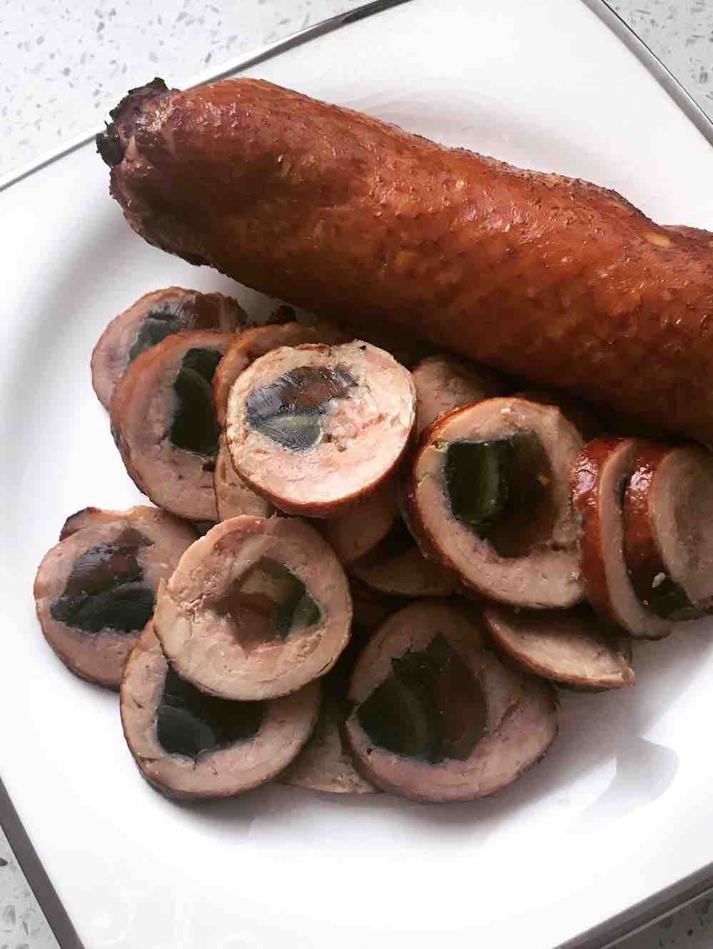 松花雞腿卷的做法-咸鮮味蒸菜譜