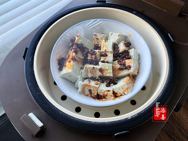 忘不了的味道——老干媽版清蒸臭豆腐的做法-其它口味蒸菜譜-易網健康養生網 忘不了的味道——老干媽版清蒸臭豆腐的做法-其它口味蒸菜譜