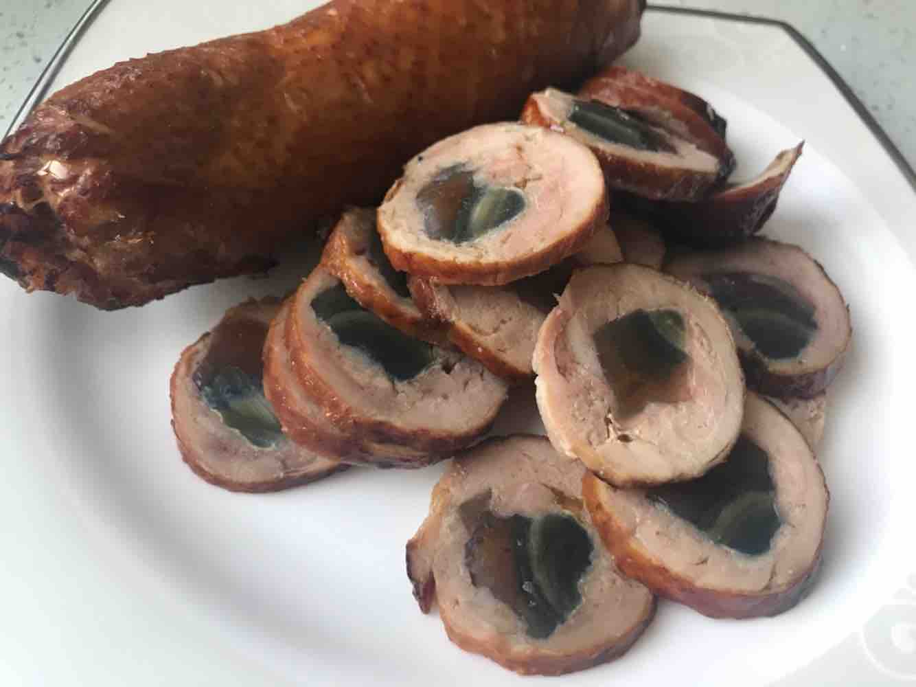 松花雞腿卷的做法-咸鮮味蒸菜譜