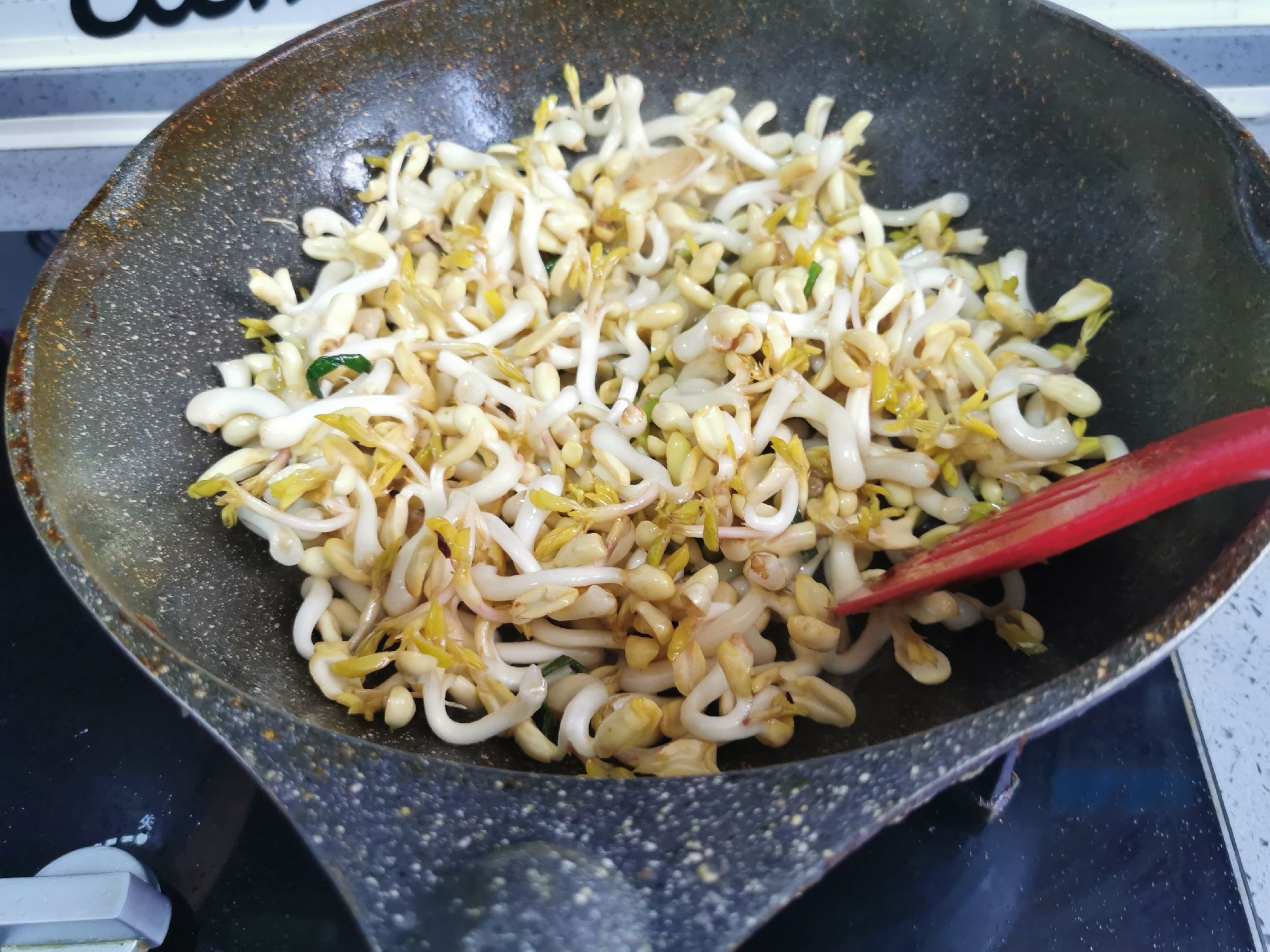 清炒花生芽的做法-家常味炒菜譜-易網健康養生網 清炒花生芽的做法-家常味炒菜譜