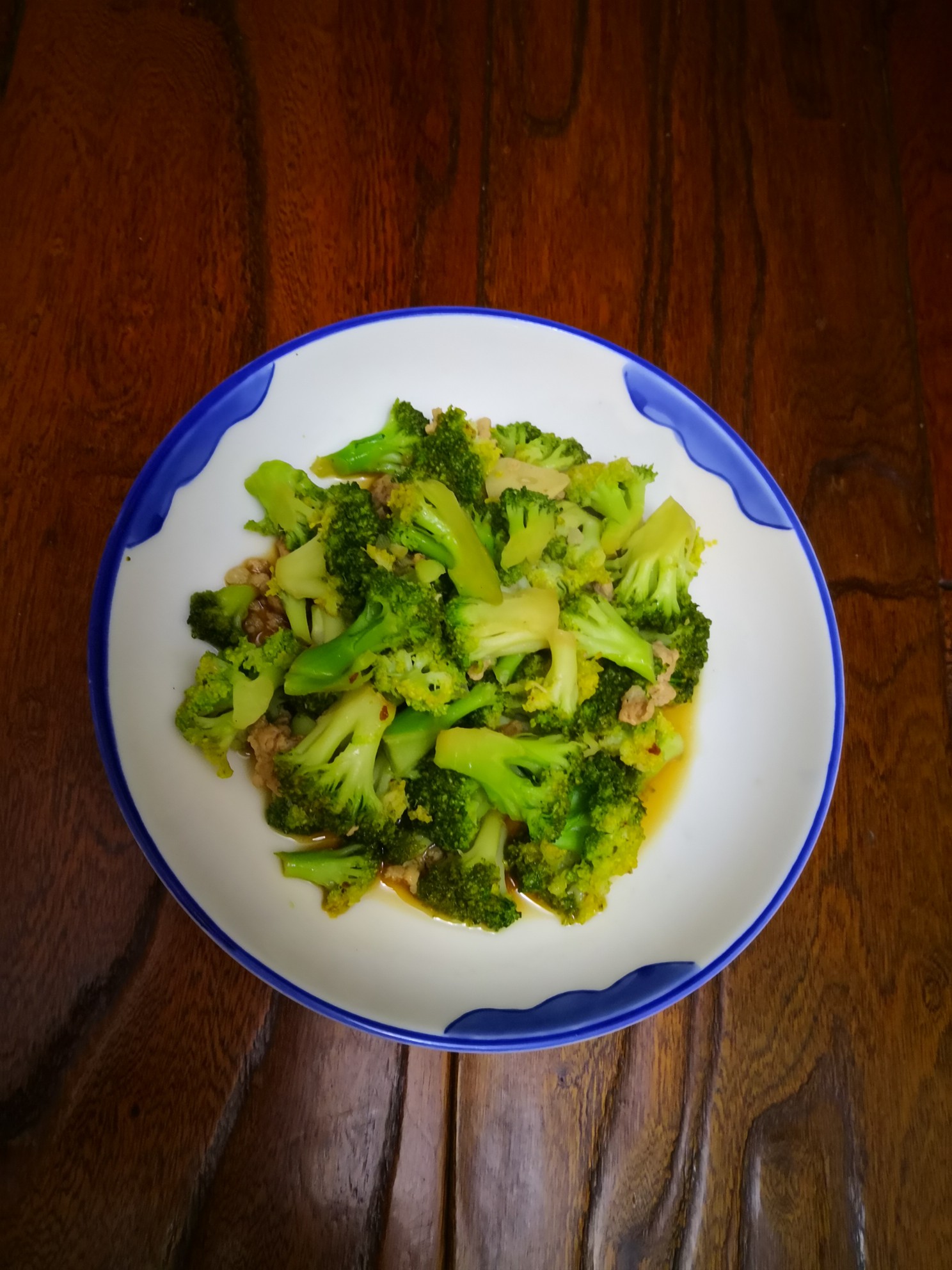 炒西蘭花的做法-家常味炒菜譜-易網健康養生網 炒西蘭花的做法-家常味炒菜譜