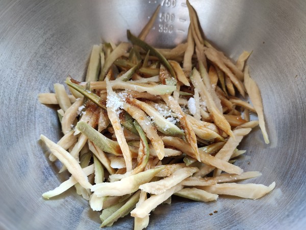 拌蘿卜干的做法-香辣味拌菜譜-易網(wǎng)健康養(yǎng)生網(wǎng) 拌蘿卜干的做法-香辣味拌菜譜