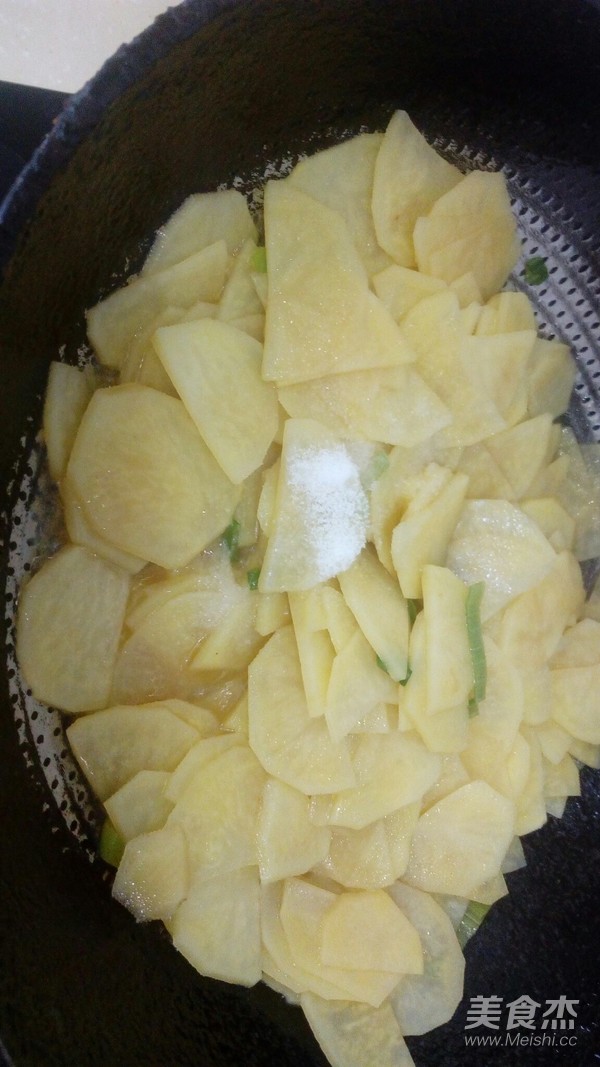 炒土豆片的做法-家常味炒菜譜-易網健康養生網 炒土豆片的做法-家常味炒菜譜