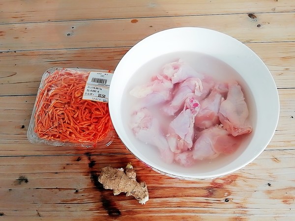 蟲草花蒸雞腿的做法-家常味蒸菜譜-易網(wǎng)<a href=http://www.jsjjzhkt.cn/ target=_blank class=infotextkey>健康養(yǎng)生</a>網(wǎng) 蟲草花蒸雞腿的做法-家常味蒸菜譜