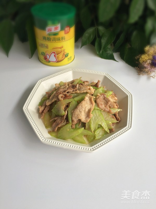 西芹炒肉片的做法-家常味炒菜譜-易網健康養生網 西芹炒肉片的做法-家常味炒菜譜