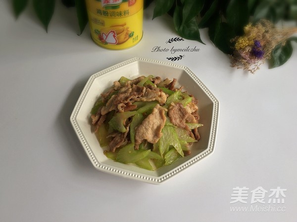 西芹炒肉片的做法-家常味炒菜譜