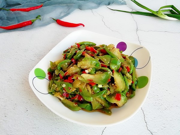 剁椒炒茄子的做法-香辣味炒菜譜-易網健康養生網 剁椒炒茄子的做法-香辣味炒菜譜