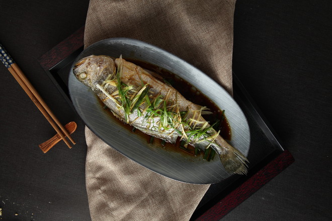清蒸黃花魚！魚中的美味！的做法-咸鮮味蒸菜譜