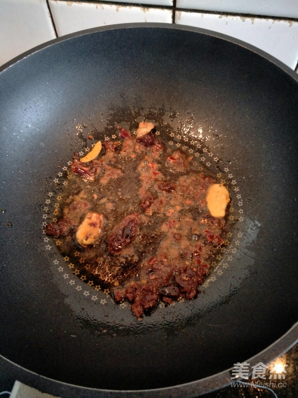 牛肉鍋,辣味牛肉,扒拉鍋的做法-家常味炒菜譜-易網(wǎng)健康養(yǎng)生網(wǎng) 牛肉鍋,辣味牛肉,扒拉鍋的做法-家常味炒菜譜