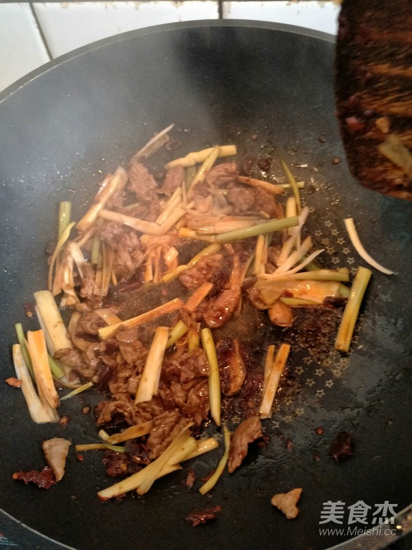 牛肉鍋,辣味牛肉,扒拉鍋的做法-家常味炒菜譜-易網(wǎng)健康養(yǎng)生網(wǎng) 牛肉鍋,辣味牛肉,扒拉鍋的做法-家常味炒菜譜