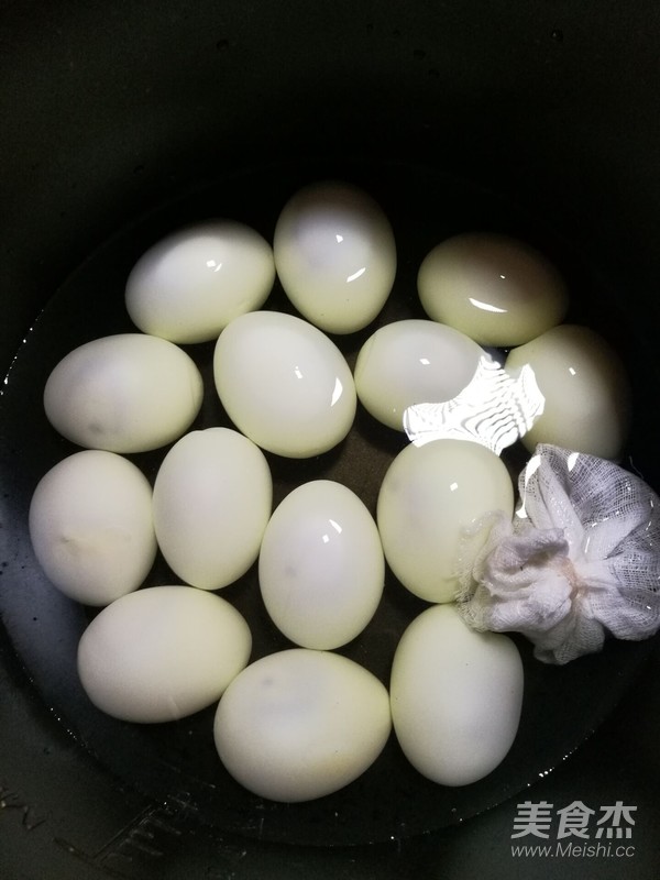 鹵蛋的做法-五香味煮菜譜-易網健康養生網 鹵蛋的做法-五香味煮菜譜