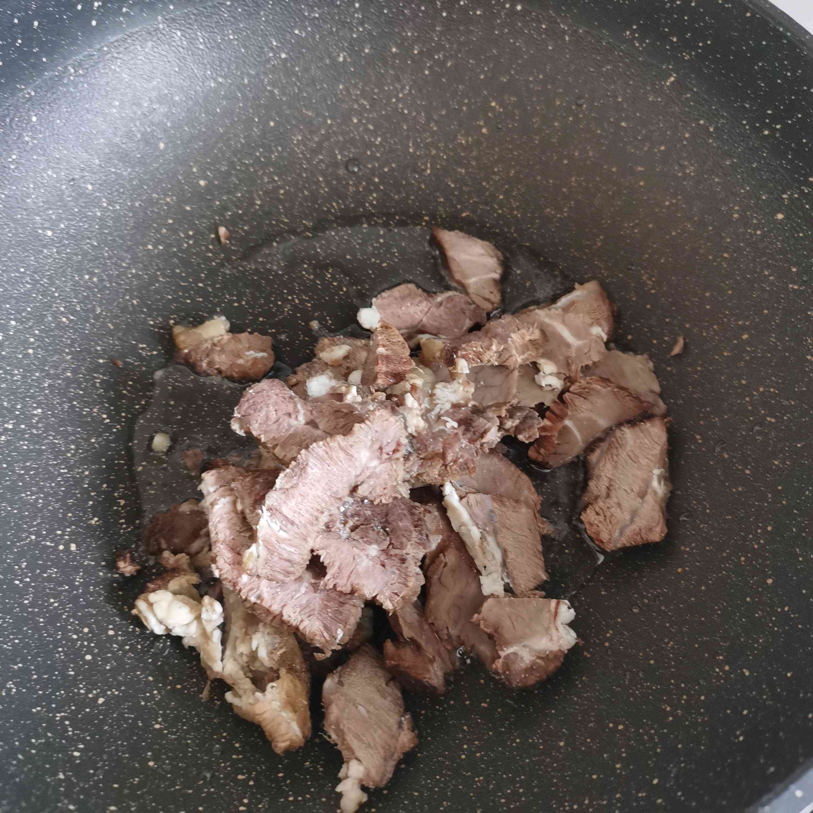 牛肉燒油豆腐的做法-家常味燒菜譜