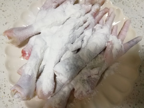 韓式辣醬雞爪的做法-香辣味炒菜譜-易網<a href=http://www.jsjjzhkt.cn/ target=_blank class=infotextkey>健康養生</a>網 韓式辣醬雞爪的做法-香辣味炒菜譜