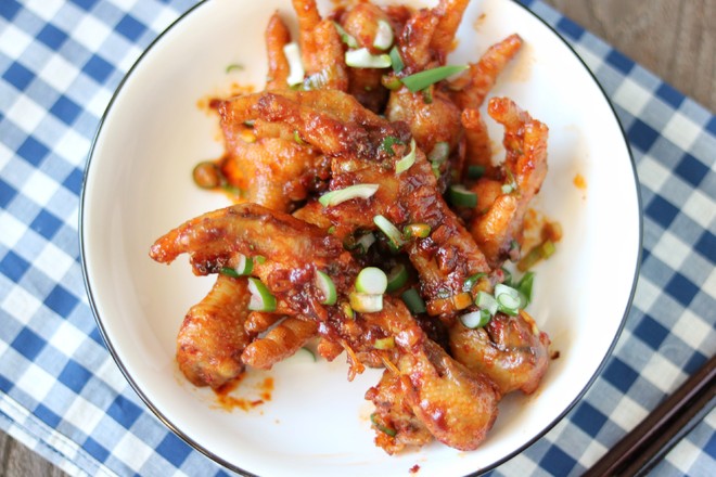 韓式辣醬雞爪的做法-香辣味炒菜譜-易網健康養生網 韓式辣醬雞爪的做法-香辣味炒菜譜