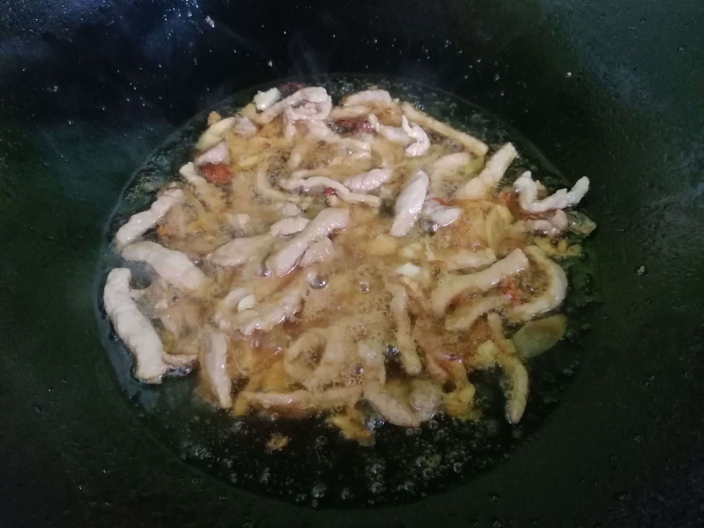 蒜苔炒肉,小朋友來做菜的做法-家常味炒菜譜-易網健康養生網 蒜苔炒肉,小朋友來做菜的做法-家常味炒菜譜