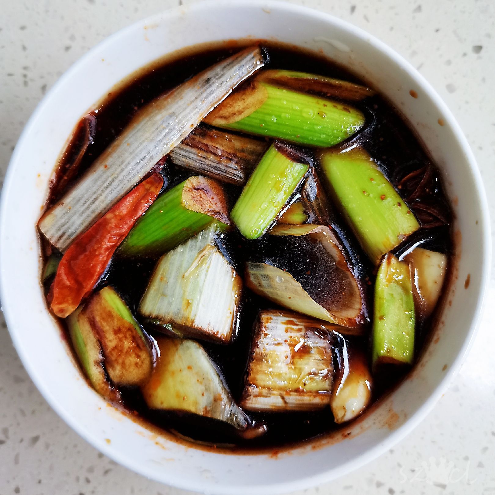 家常紅燒魚的做法-咸鮮味燉菜譜-易網(wǎng)健康養(yǎng)生網(wǎng) 家常紅燒魚的做法-咸鮮味燉菜譜