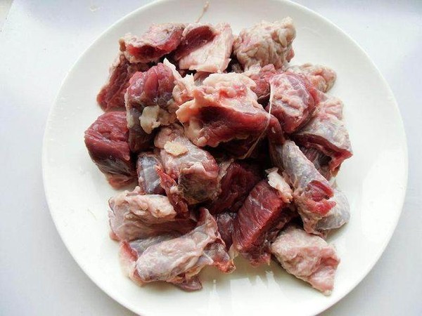 大盤牛肉的做法-香辣味燒菜譜