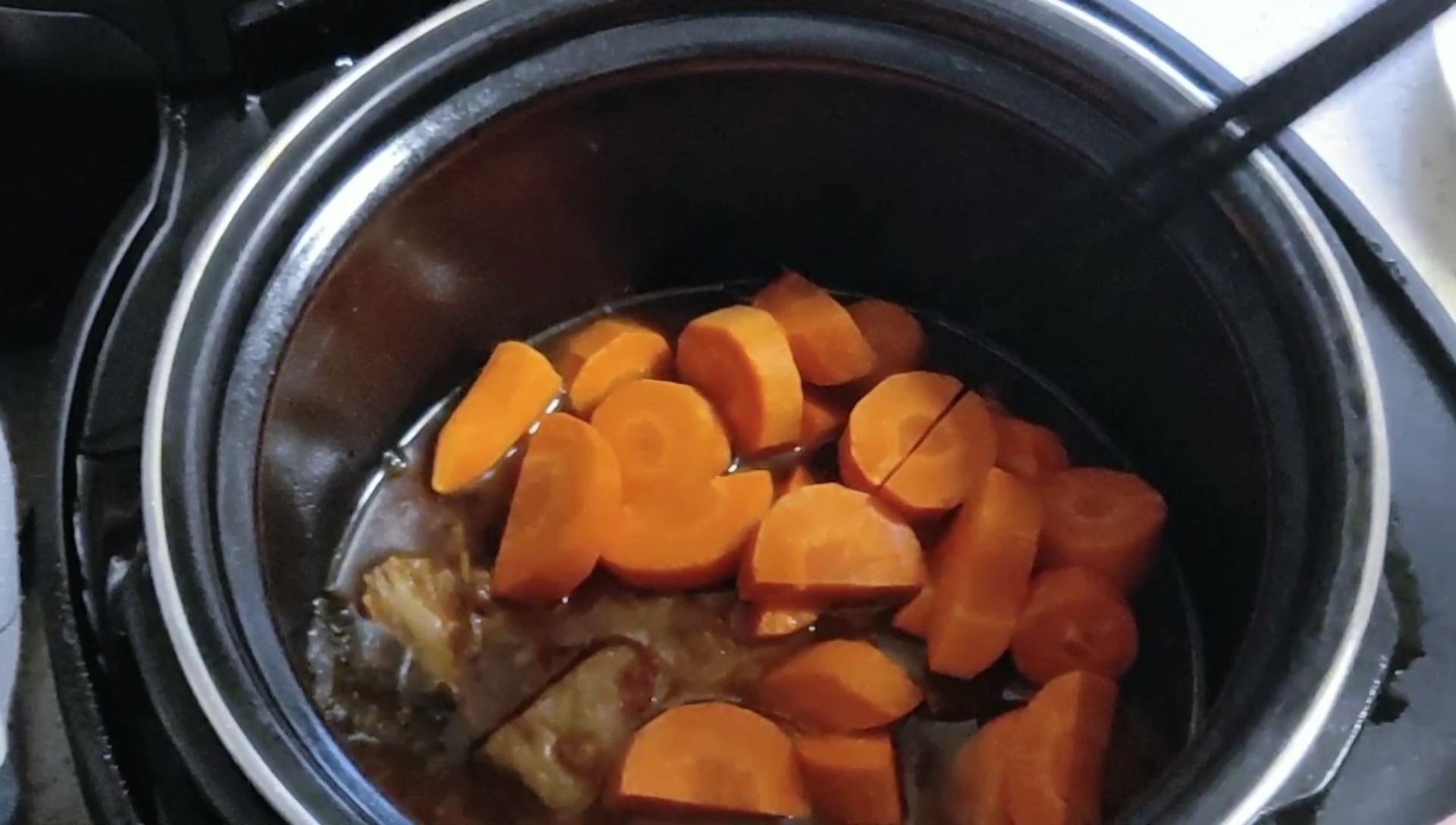 胡蘿卜支竹燜羊肉的做法-咸鮮味燜菜譜