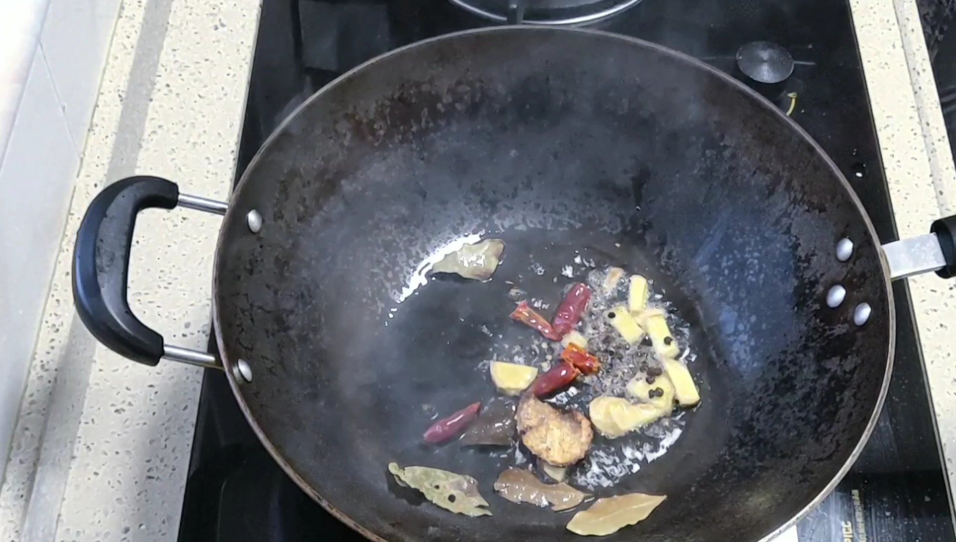 胡蘿卜支竹燜羊肉的做法-咸鮮味燜菜譜