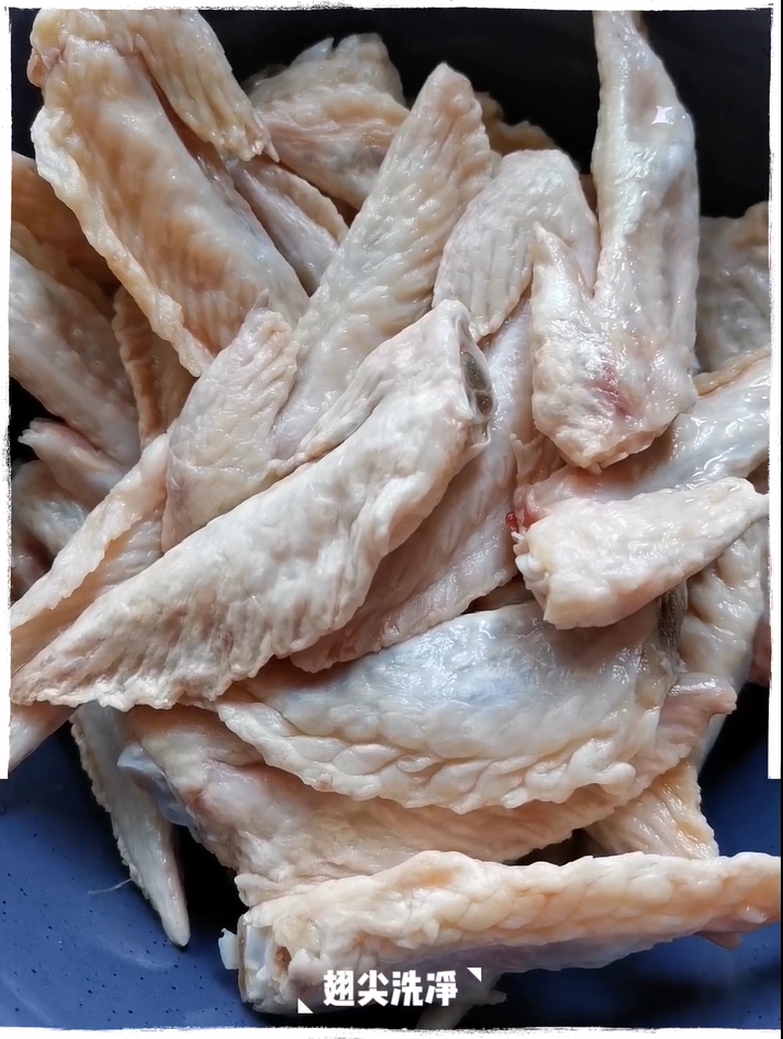 燒翅尖的做法-家常味煮菜譜-易網(wǎng)<a href=http://www.jsjjzhkt.cn/ target=_blank class=infotextkey>健康養(yǎng)生</a>網(wǎng) 燒翅尖的做法-家常味煮菜譜