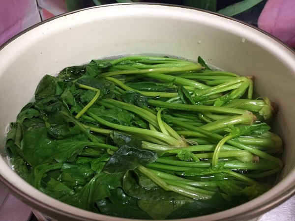 腐竹拌菠菜的做法-咸鮮味拌菜譜