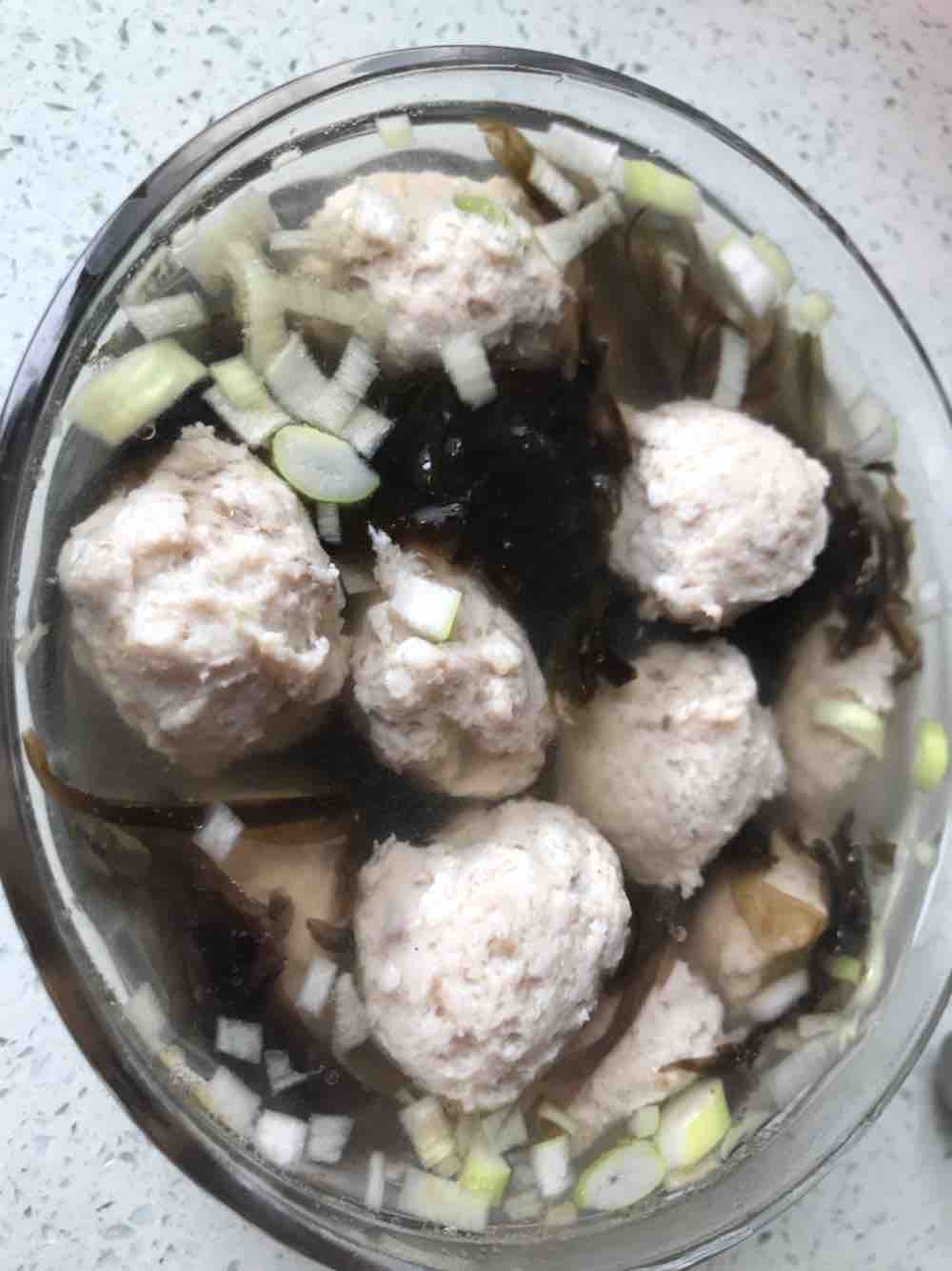 紫菜魚丸湯的做法-咸鮮味汆菜譜-易網健康養生網 紫菜魚丸湯的做法-咸鮮味汆菜譜