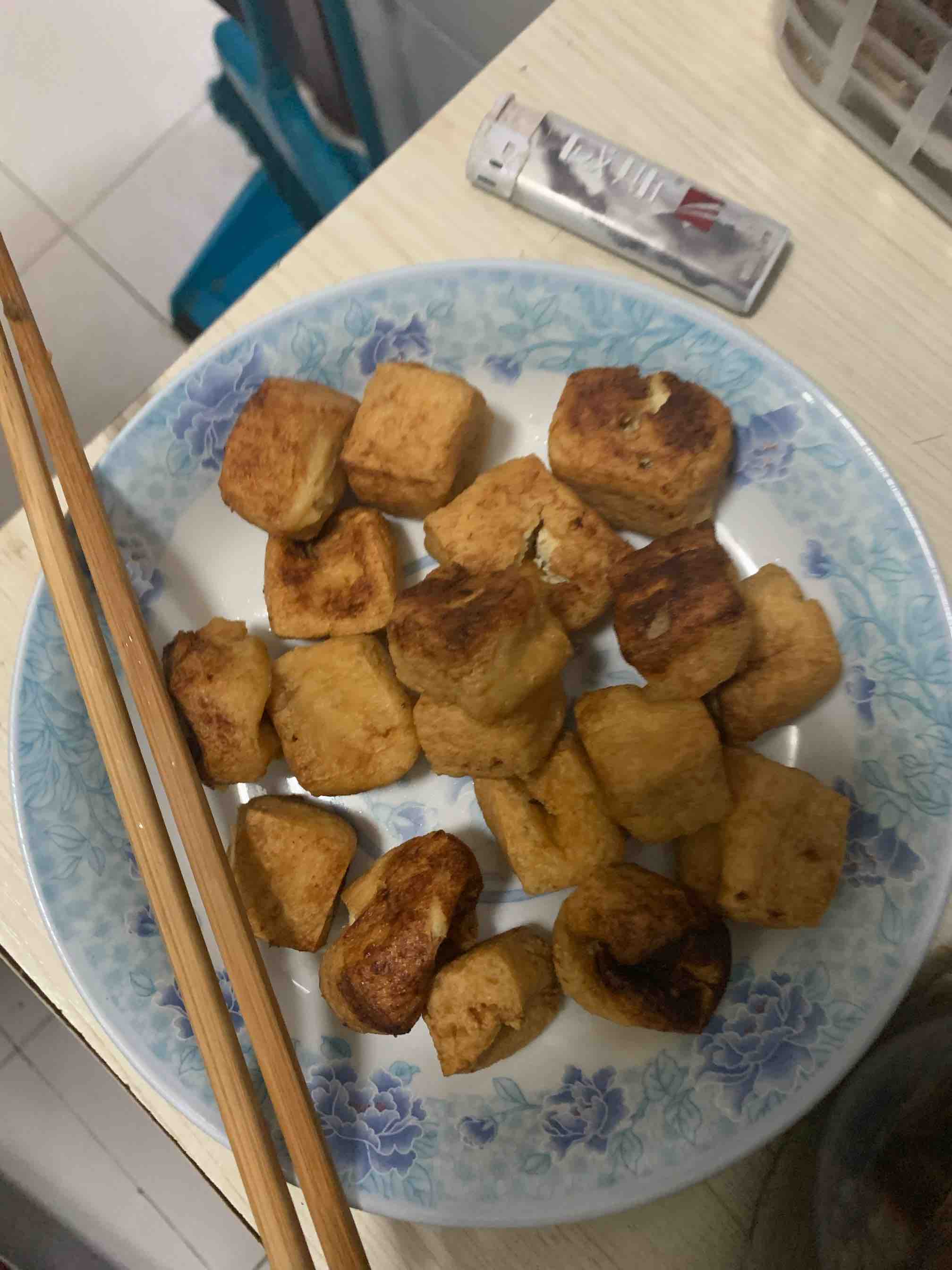 油炸臭豆腐的做法-咸鮮味煎菜譜-易網健康養生網 油炸臭豆腐的做法-咸鮮味煎菜譜