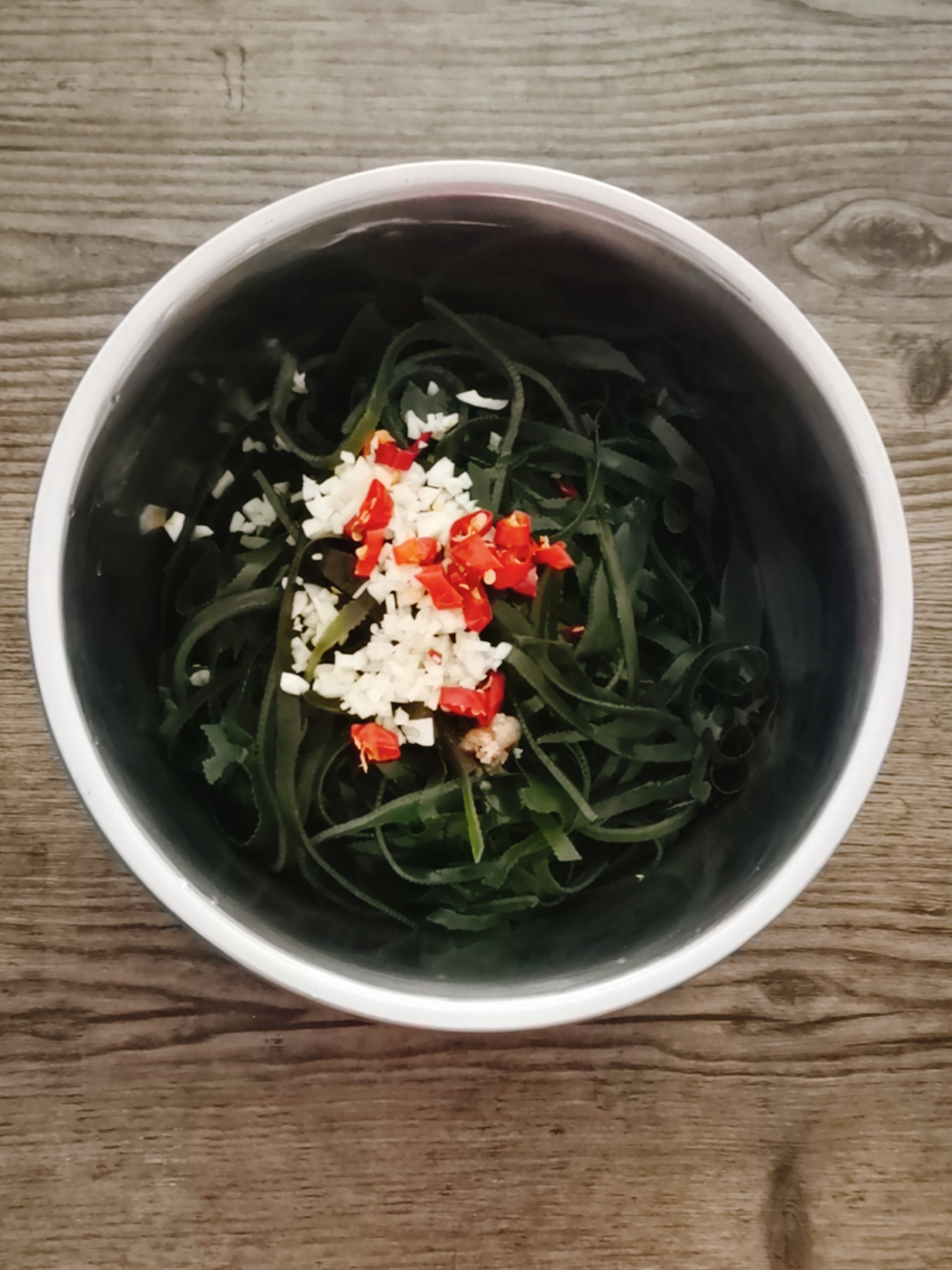 涼拌海帶的做法-咸鮮味拌菜譜-易網(wǎng)健康養(yǎng)生網(wǎng) 涼拌海帶的做法-咸鮮味拌菜譜