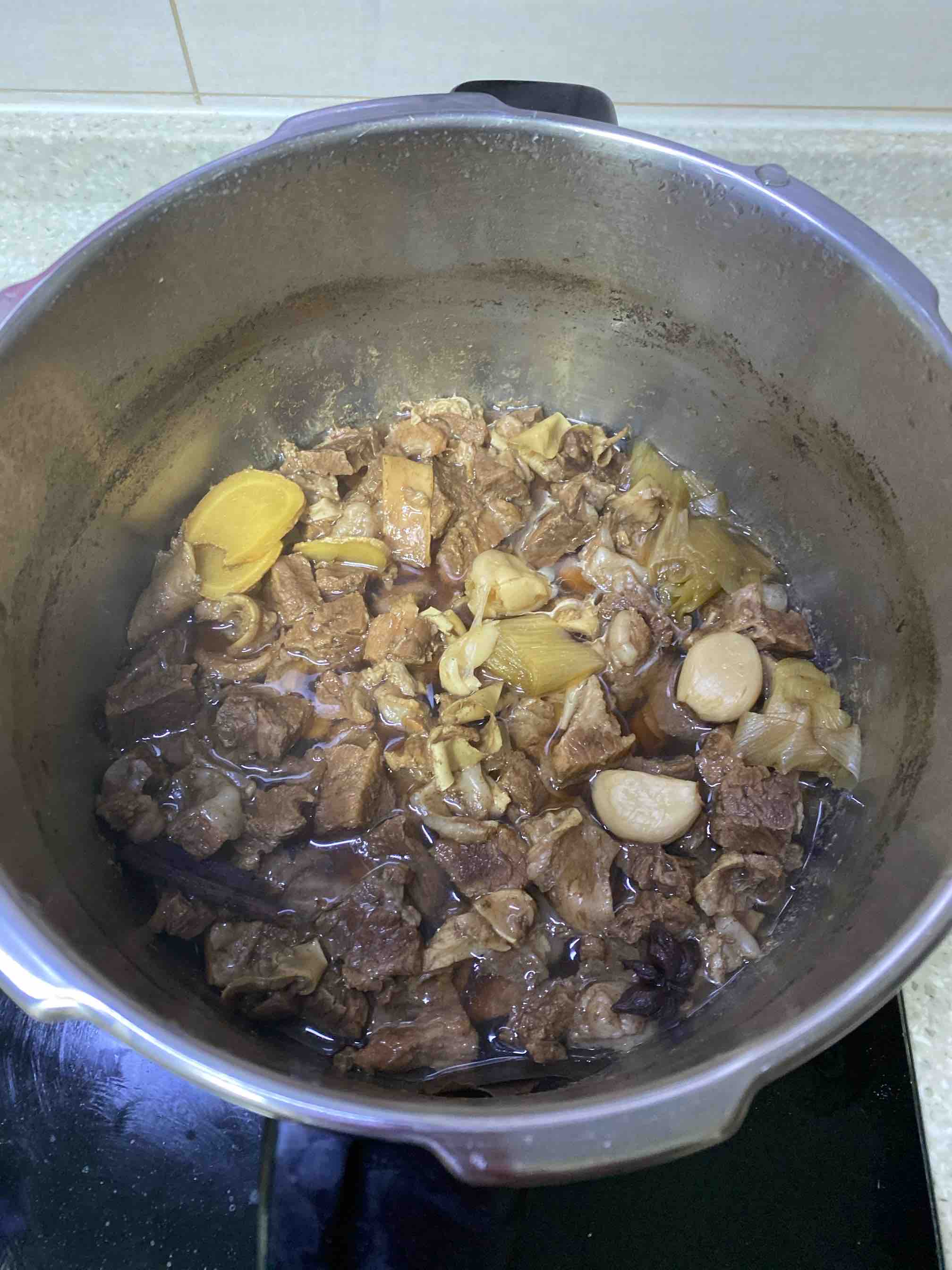 咖喱牛肉的做法-咖喱味煮菜譜-易網健康養生網 咖喱牛肉的做法-咖喱味煮菜譜