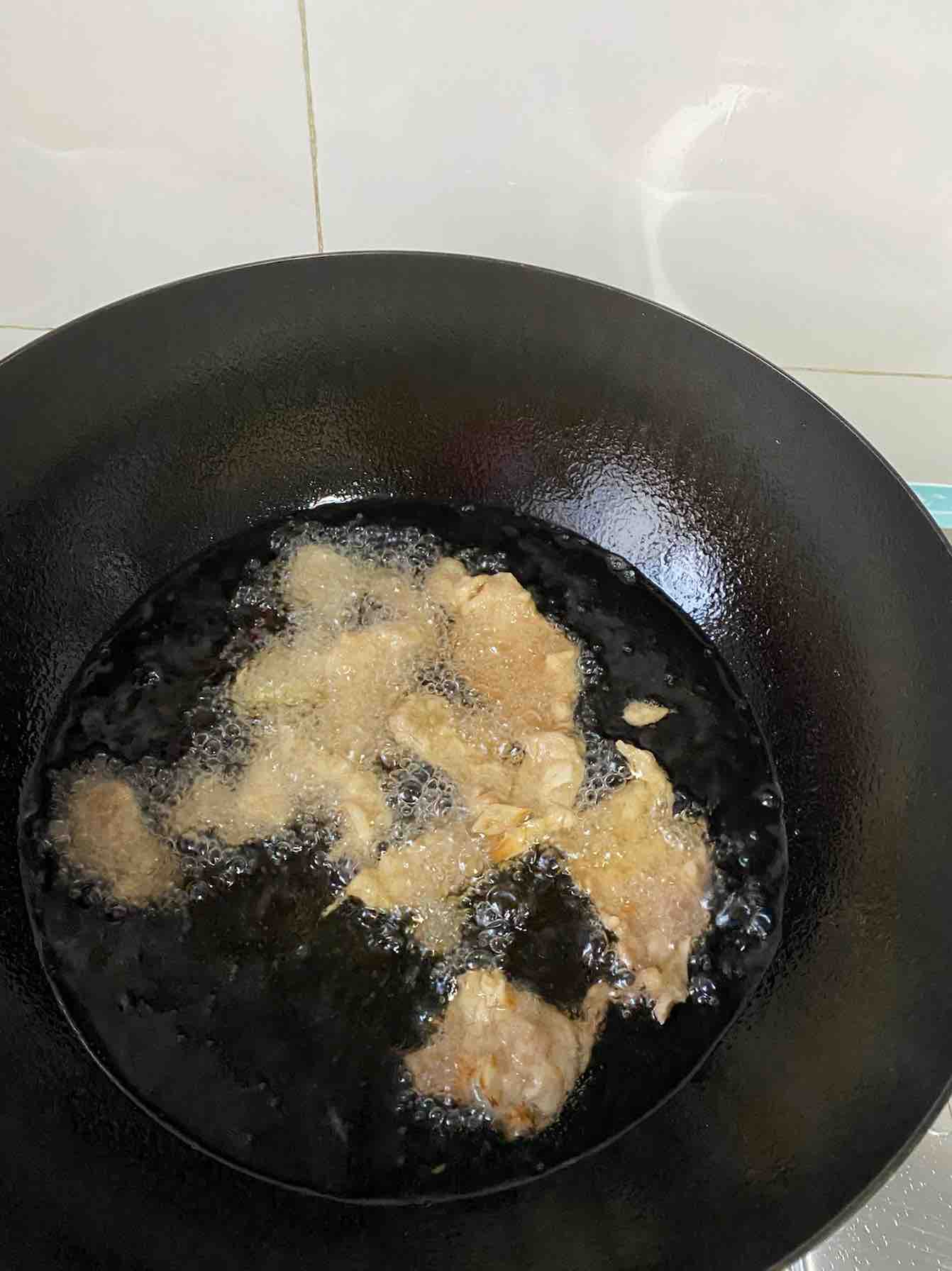 家庭版鍋包肉,好吃到停不下來的做法-酸甜味炸菜譜-易網健康養生網 家庭版鍋包肉,好吃到停不下來的做法-酸甜味炸菜譜