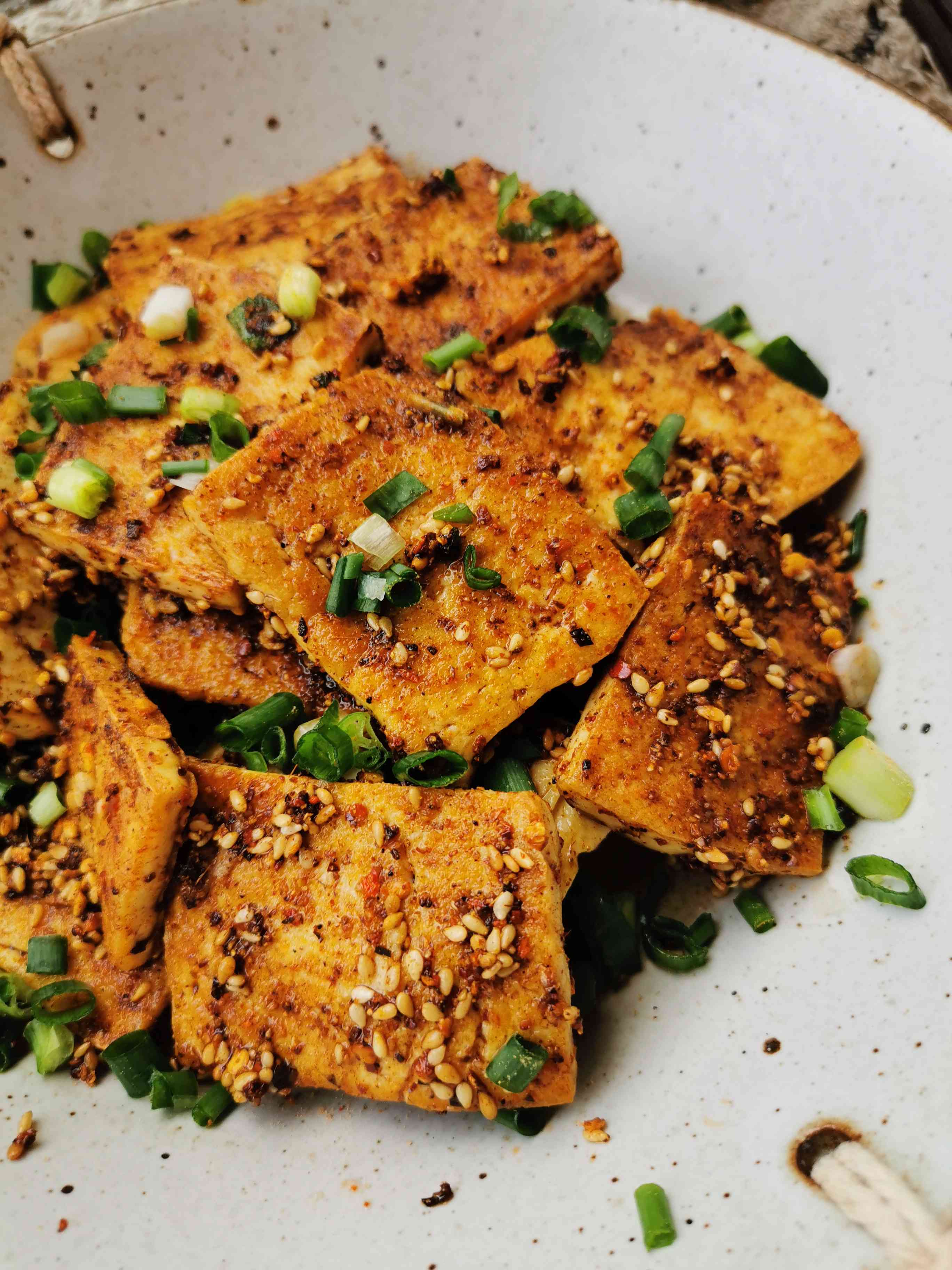 香煎豆腐的做法-香辣味煎菜譜-易網健康養生網 香煎豆腐的做法-香辣味煎菜譜