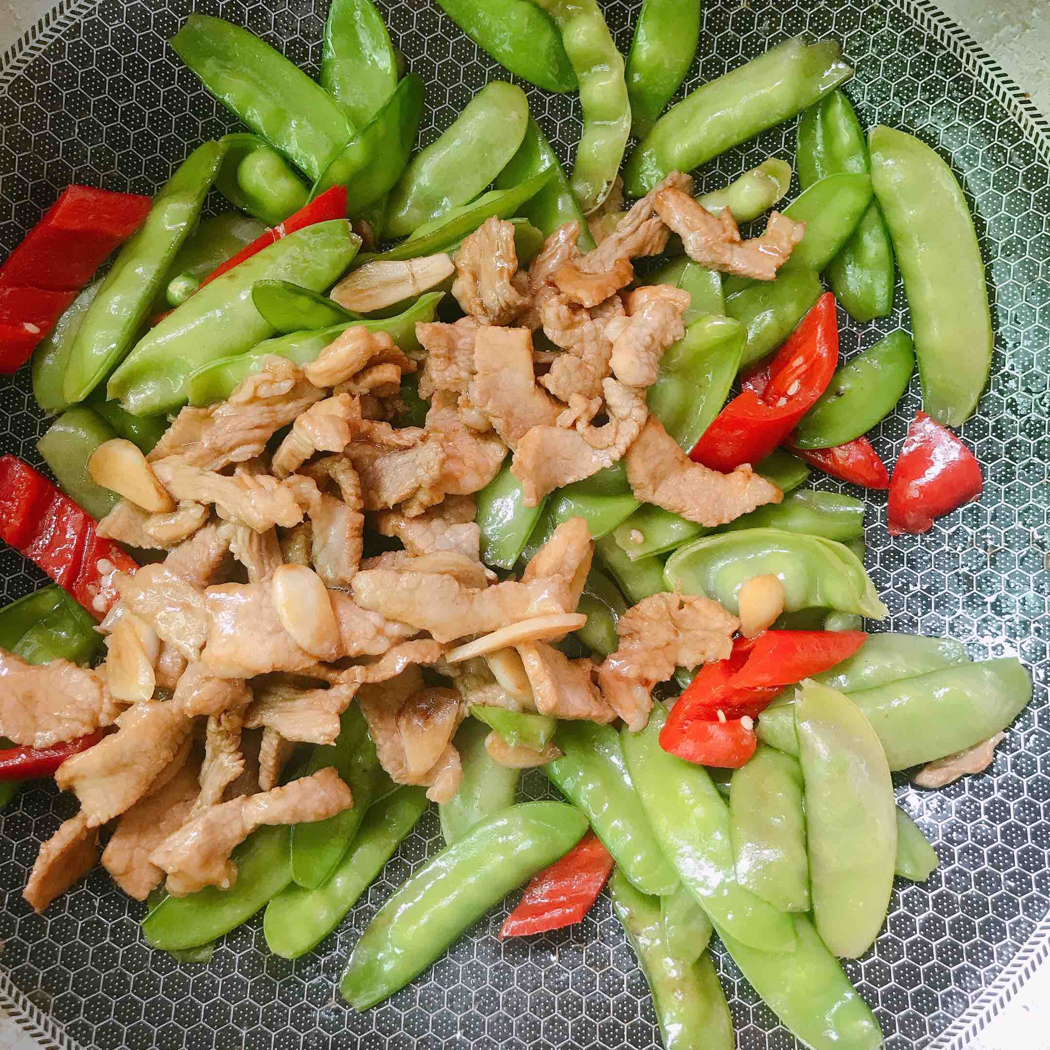 荷蘭豆炒肉片的做法-咸鮮味炒菜譜-易網(wǎng)健康養(yǎng)生網(wǎng) 荷蘭豆炒肉片的做法-咸鮮味炒菜譜