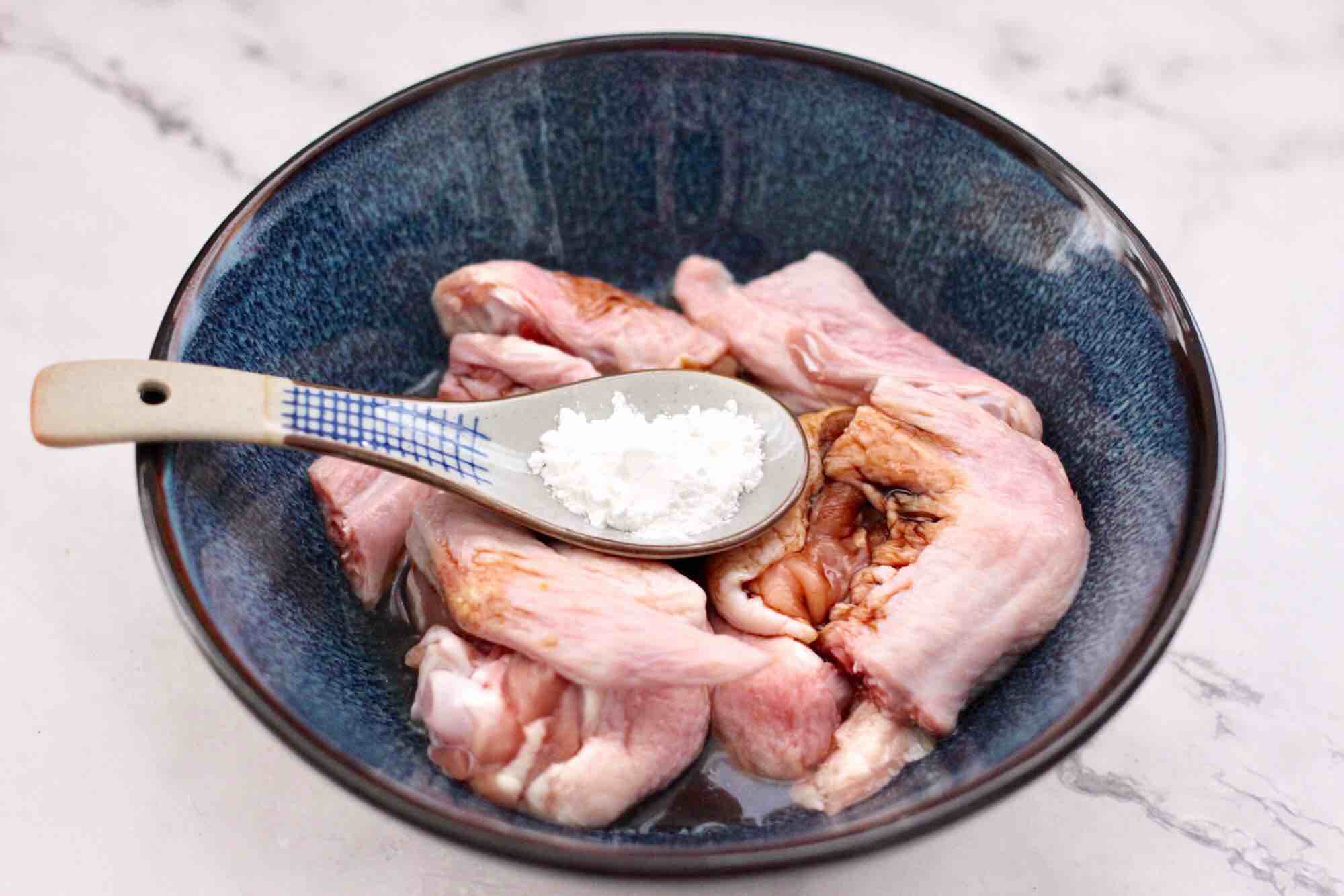 杏鮑菇蒸雞翅的做法-香辣味蒸菜譜