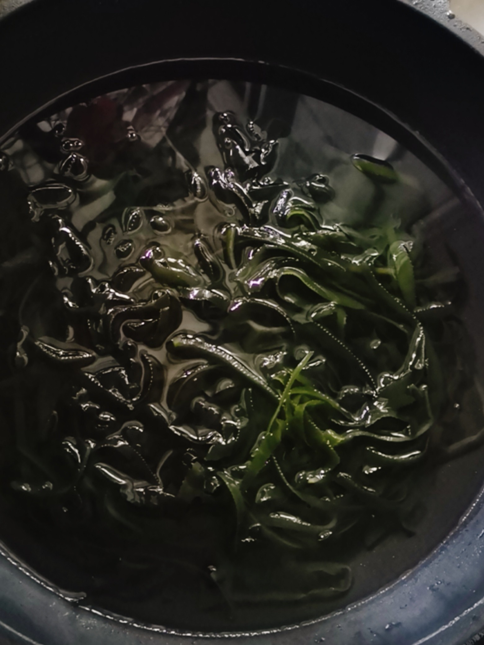 涼拌海帶的做法-咸鮮味拌菜譜-易網(wǎng)<a href=http://www.jsjjzhkt.cn/ target=_blank class=infotextkey>健康養(yǎng)生</a>網(wǎng) 涼拌海帶的做法-咸鮮味拌菜譜