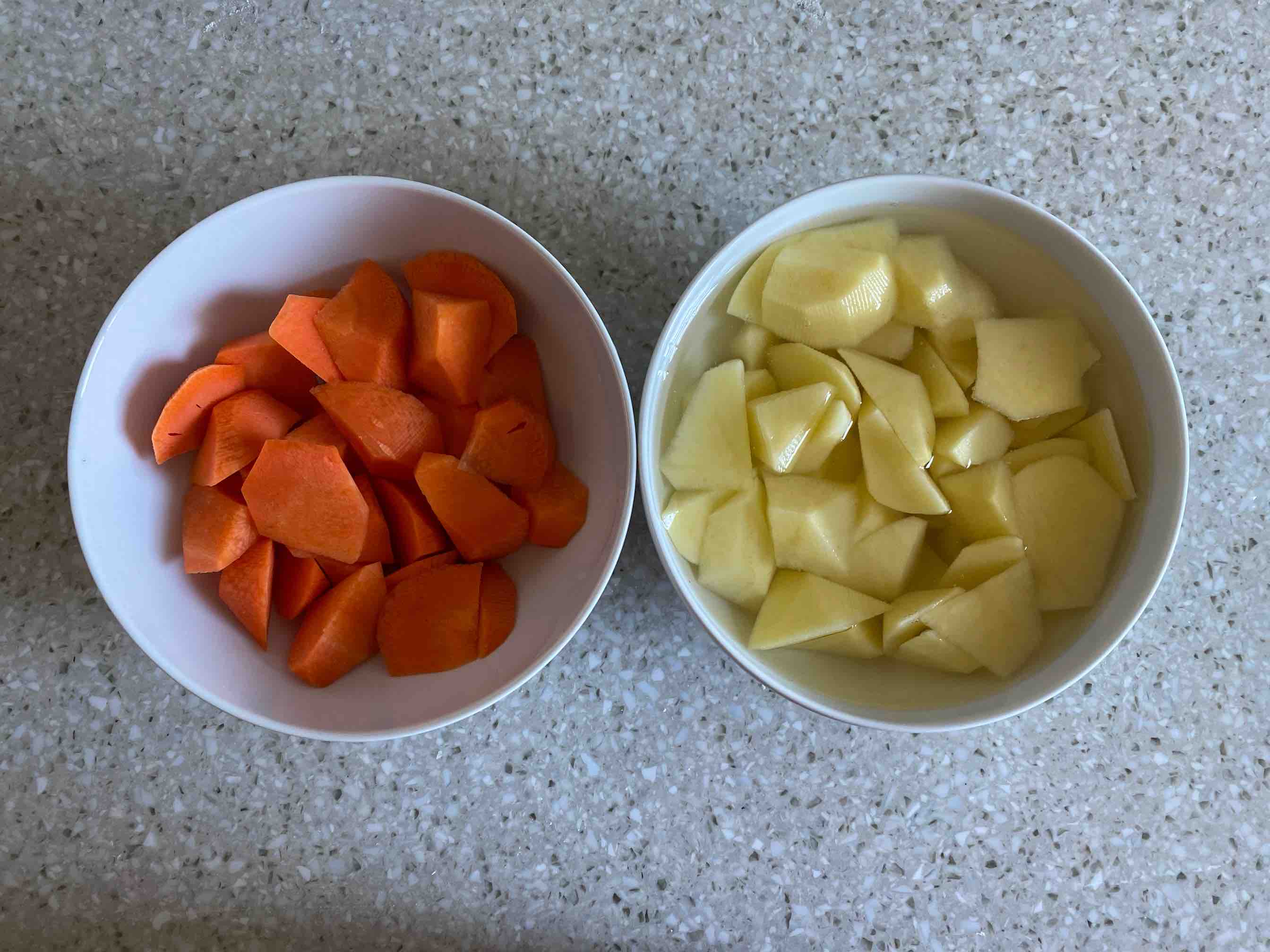 咖喱牛肉的做法-咖喱味煮菜譜-易網健康養生網 咖喱牛肉的做法-咖喱味煮菜譜