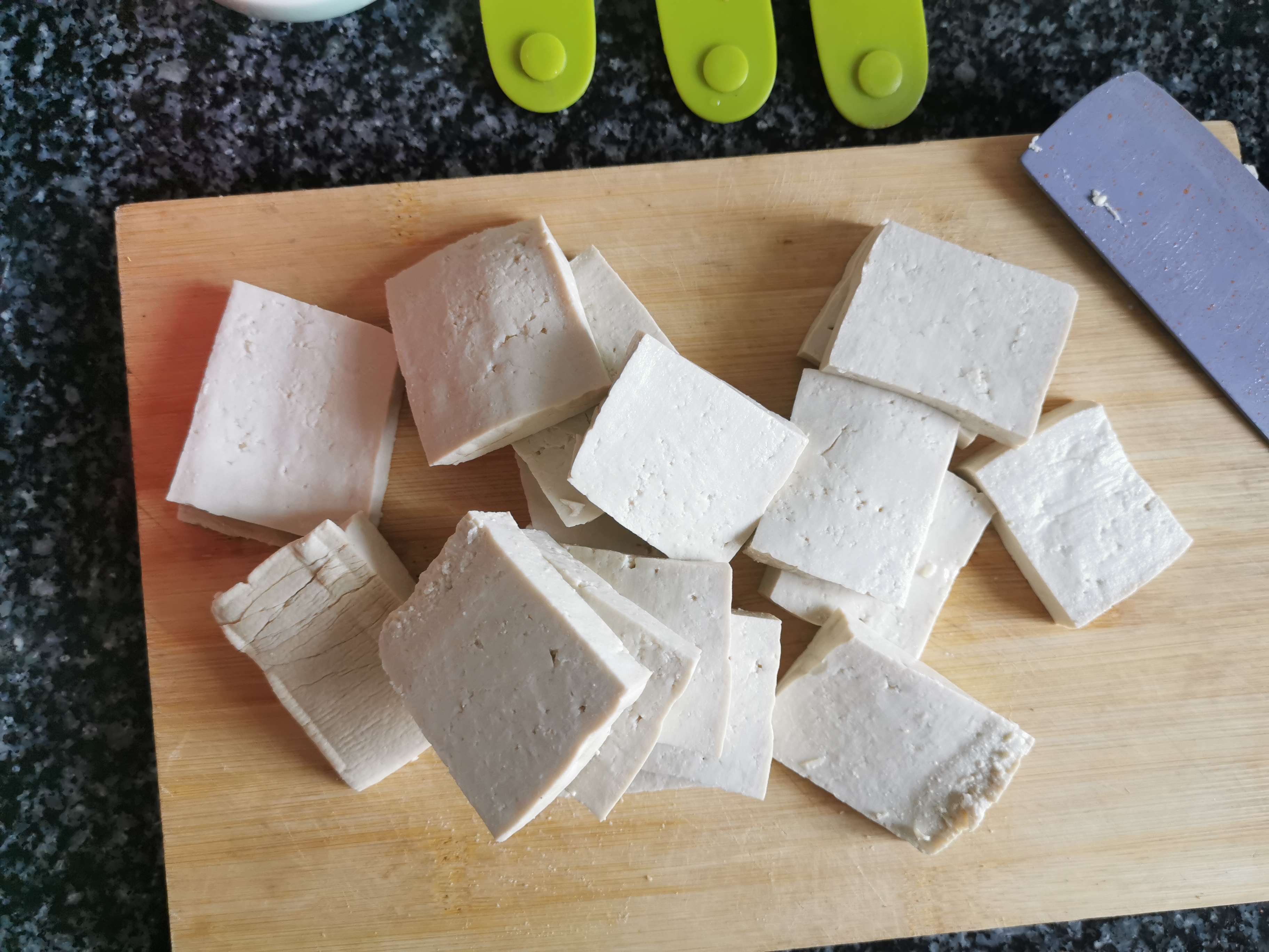 香煎豆腐的做法-香辣味煎菜譜-易網健康養生網 香煎豆腐的做法-香辣味煎菜譜