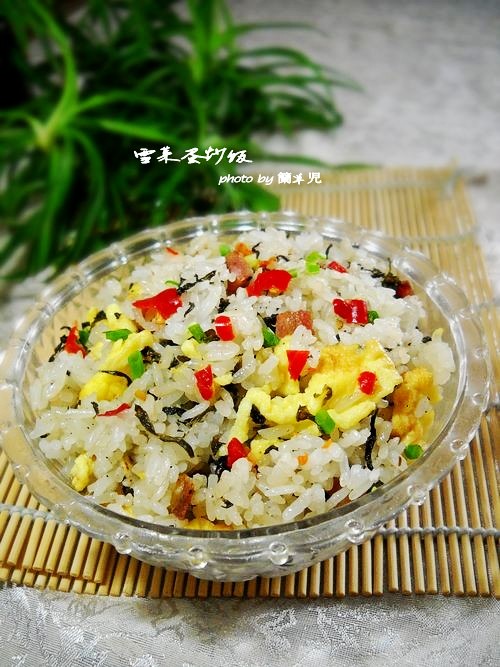 雪菜蛋炒飯的做法-家常味炒菜譜