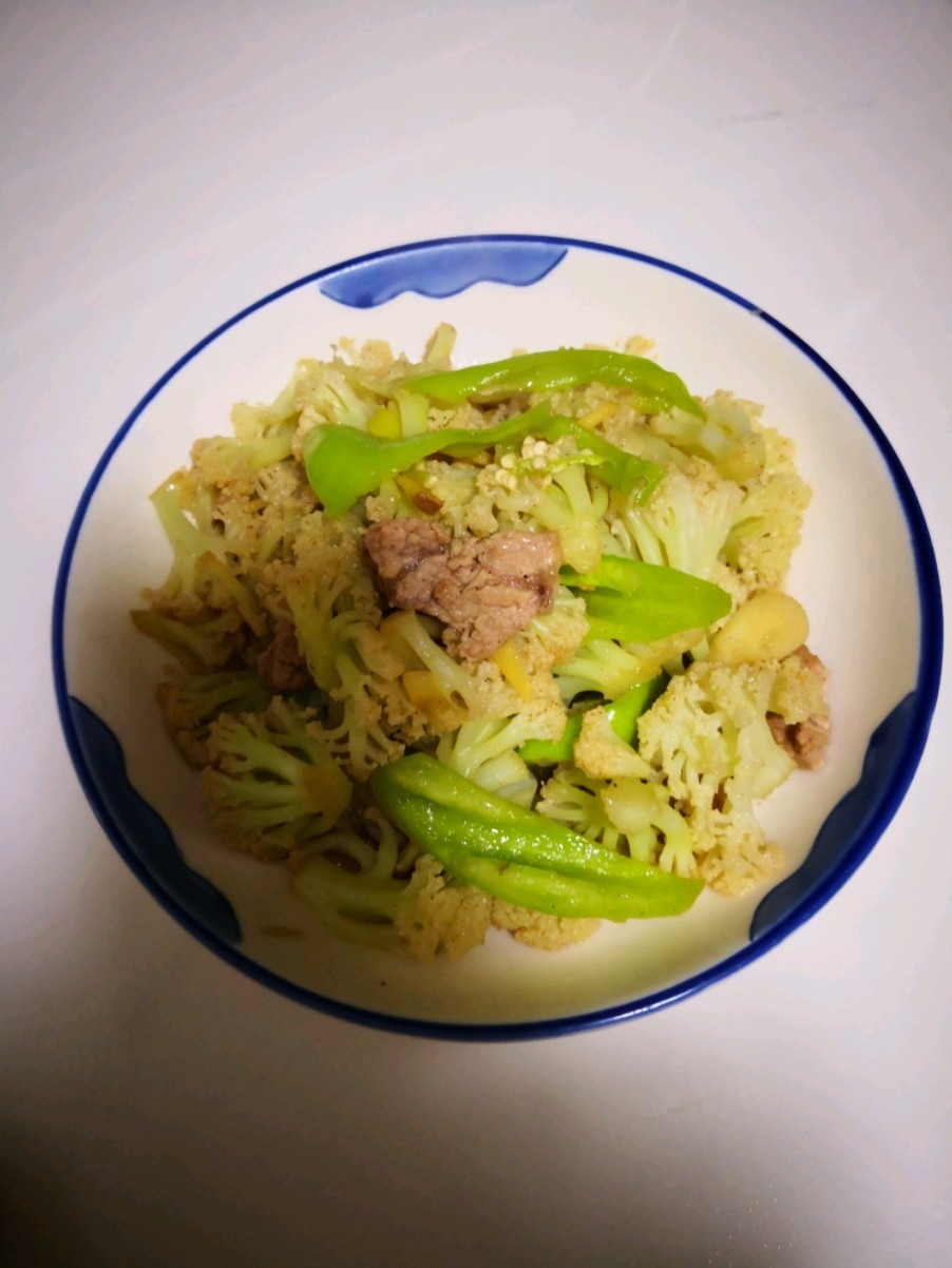 尖椒炒菜花的做法-家常味炒菜譜