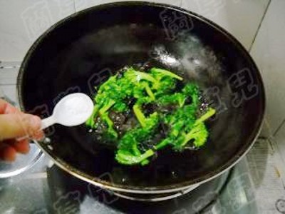 蘭花木耳炒雞蛋的做法-家常味炒菜譜-易網健康養生網 蘭花木耳炒雞蛋的做法-家常味炒菜譜