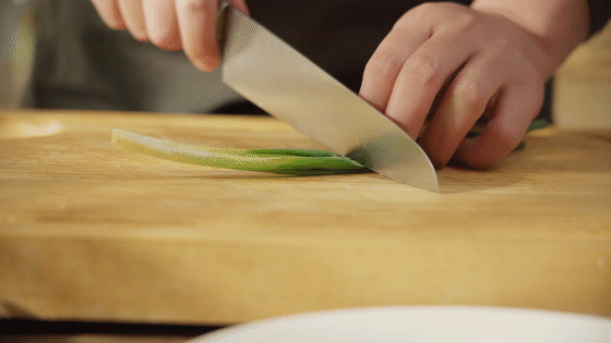 油爆河蝦【孔老師教做菜】的做法-酸甜味炒菜譜