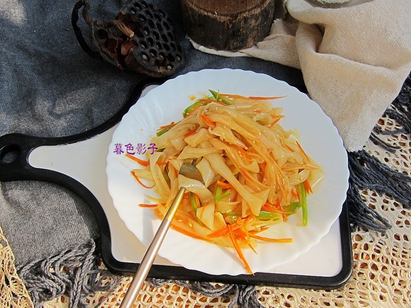 麻辣涼皮的做法-香辣味蒸菜譜-易網健康養生網 麻辣涼皮的做法-香辣味蒸菜譜
