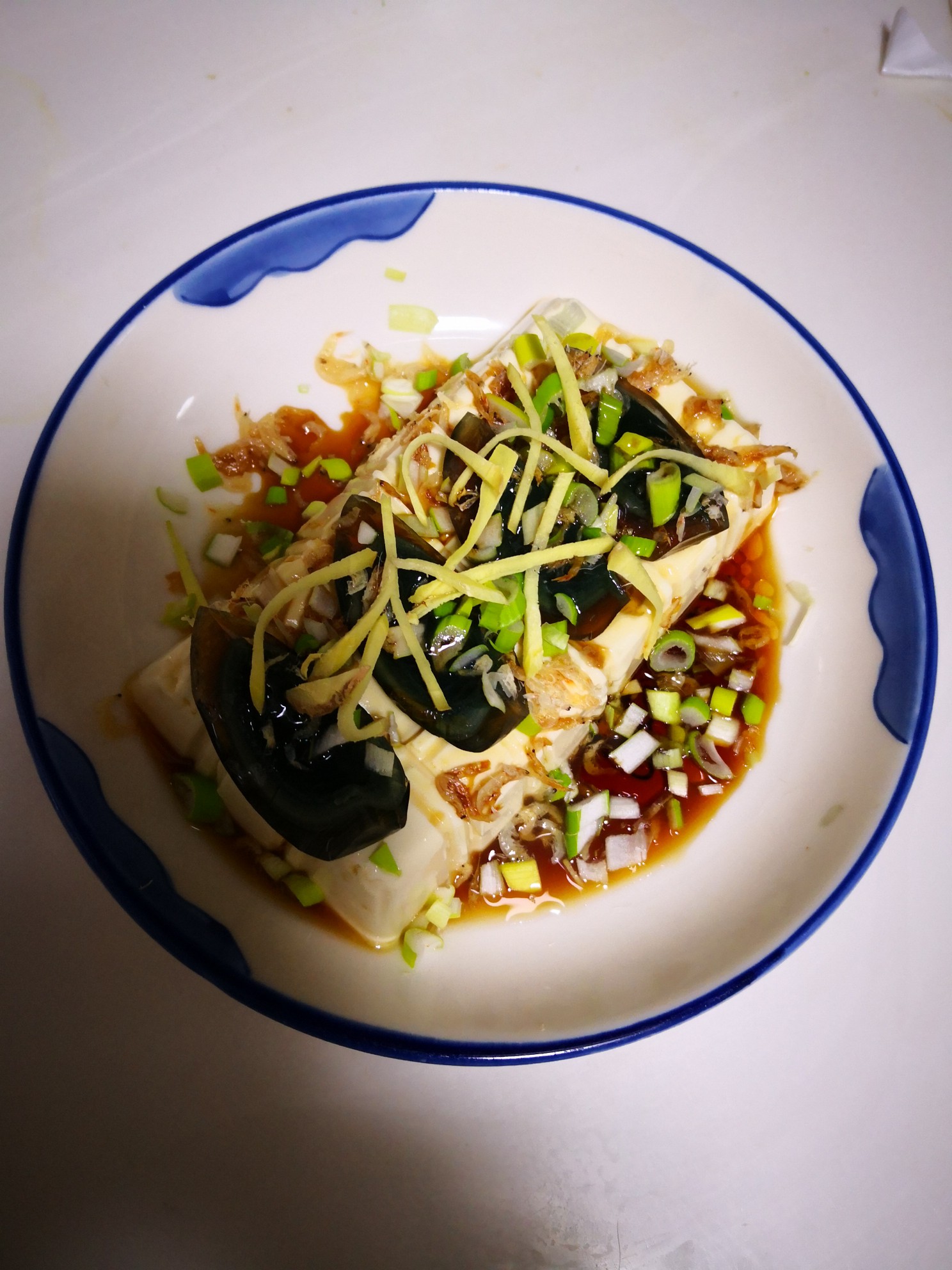 蔥香皮蛋豆腐的做法-蔥香味拌菜譜