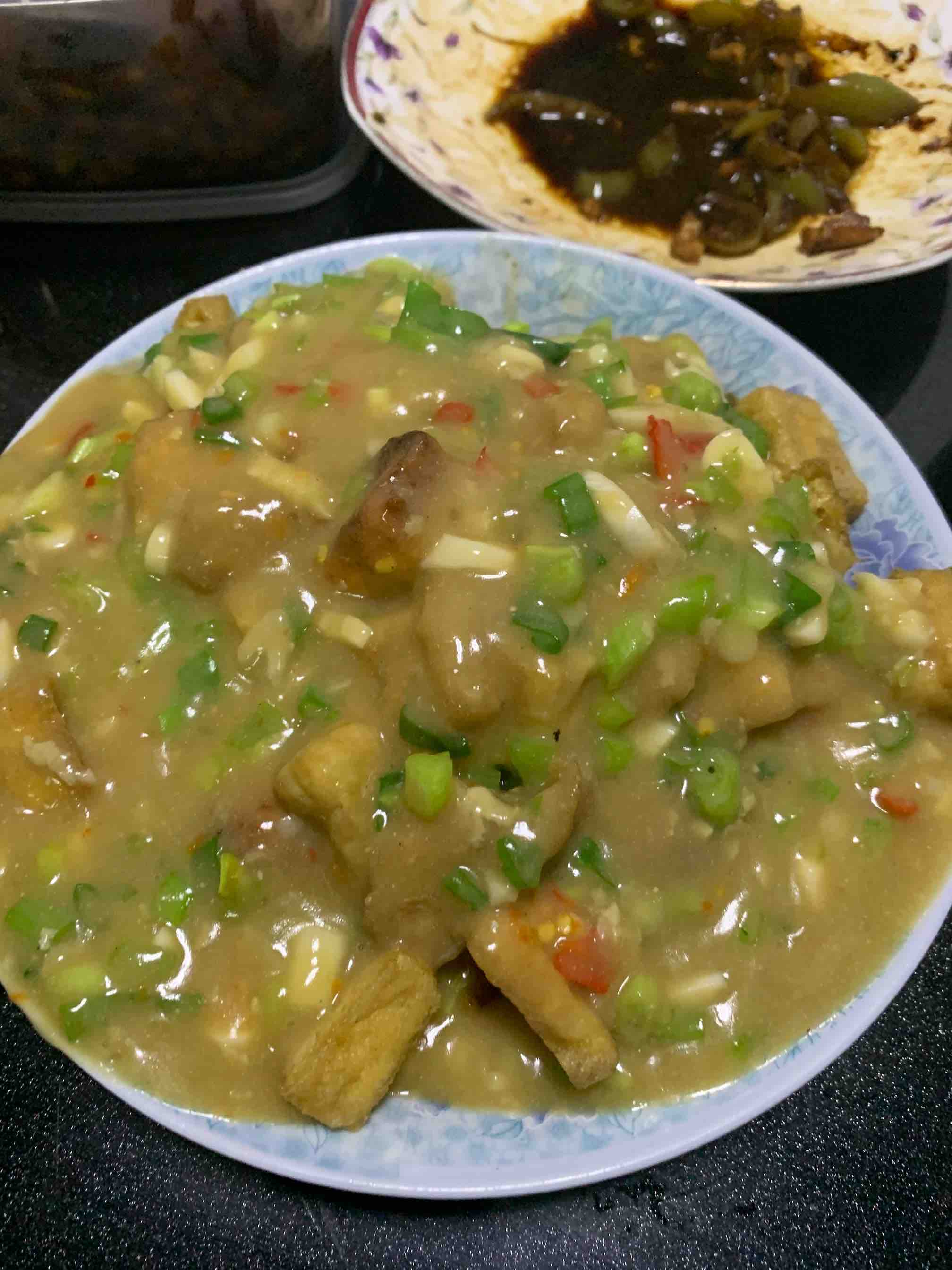 油炸臭豆腐的做法-咸鮮味煎菜譜-易網健康養生網 油炸臭豆腐的做法-咸鮮味煎菜譜