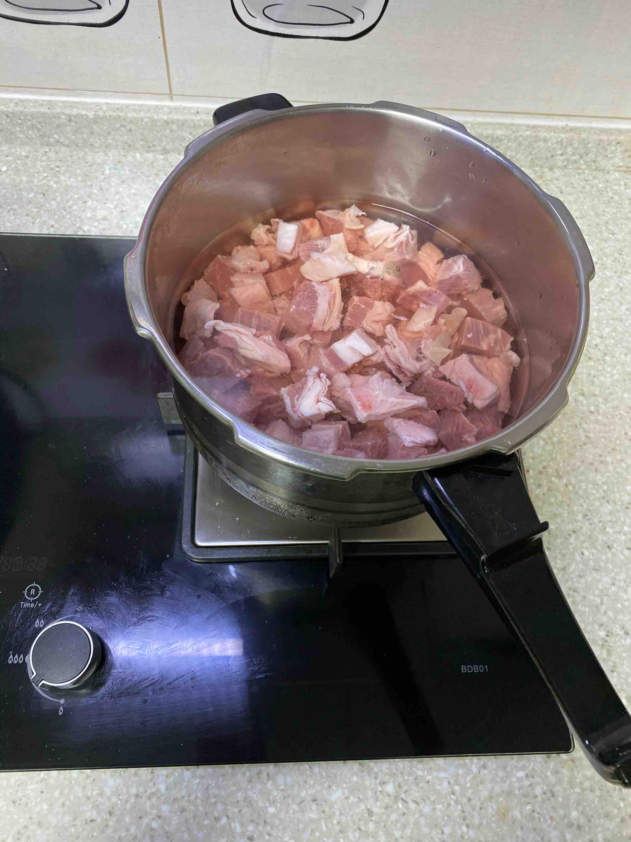 咖喱牛肉的做法-咖喱味煮菜譜-易網健康養生網 咖喱牛肉的做法-咖喱味煮菜譜